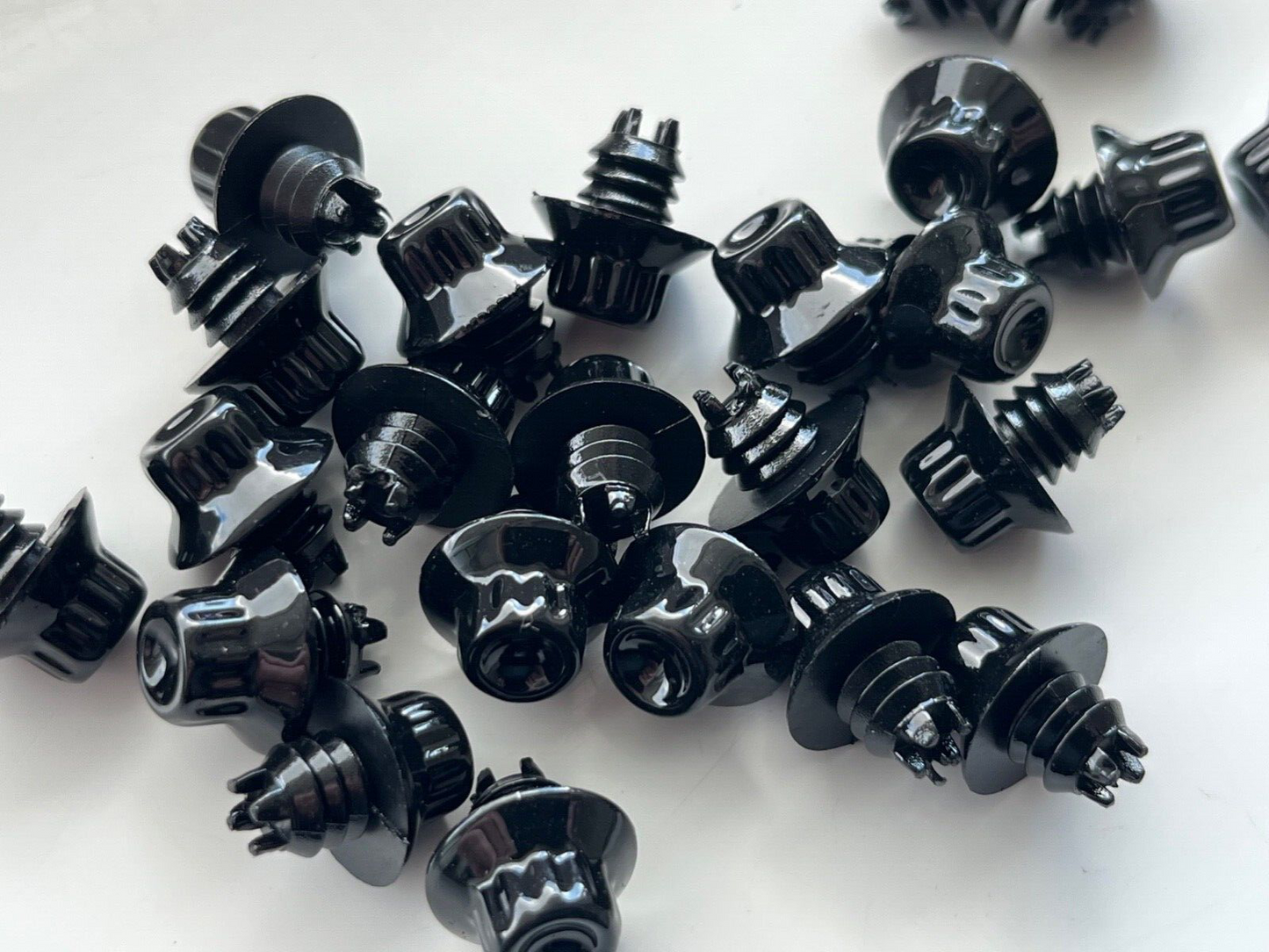 D010B Black Plastic Rim Edge Wheel Rivets Nuts Replacement studs QTY 25