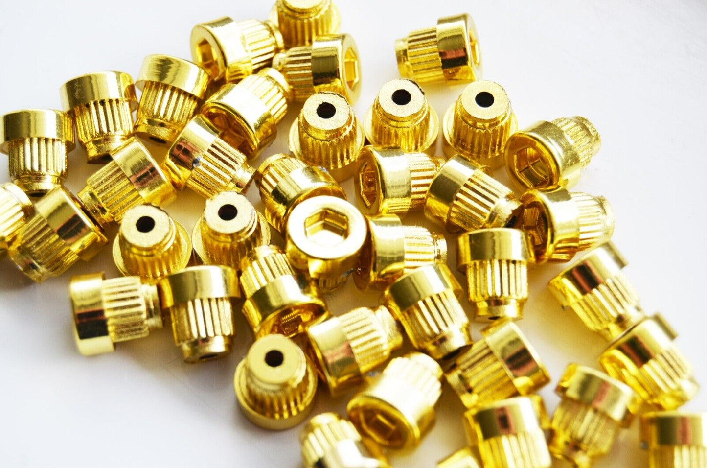 100 x Gold Plastic Wheels Rivet Nuts fake rim bolts Ref Q3G Box 1