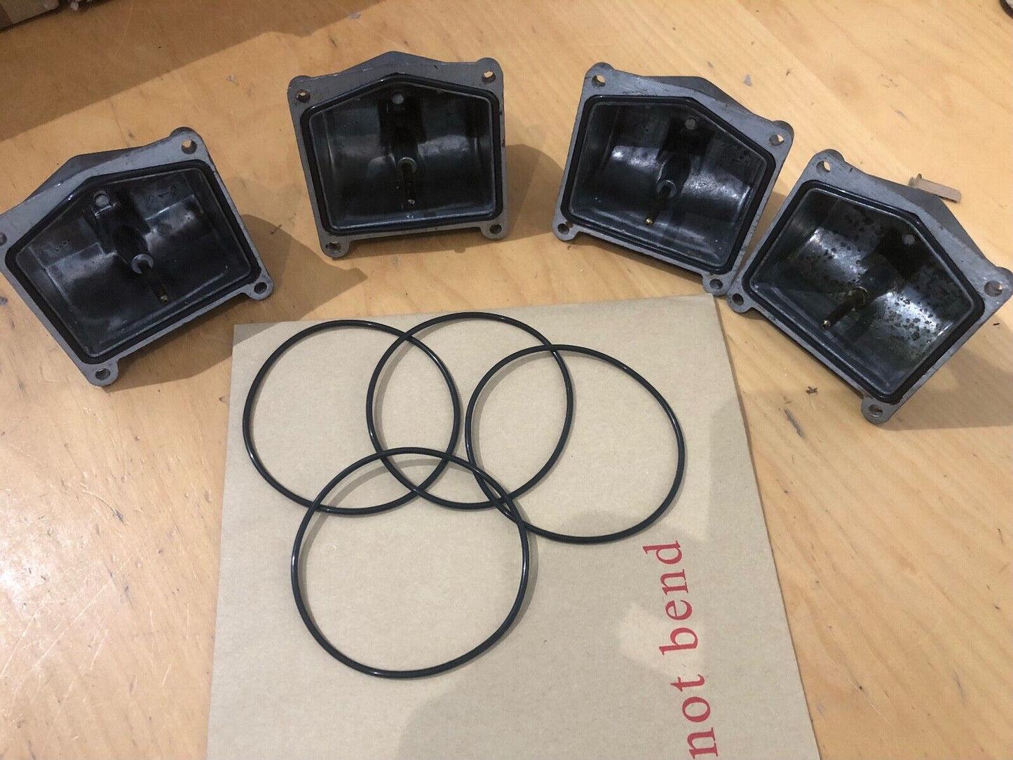4 x CB400F FLOAT BOWL GASKETS - VITON E10 ETHANOL RESISTANT PLUS CARB GUIDE