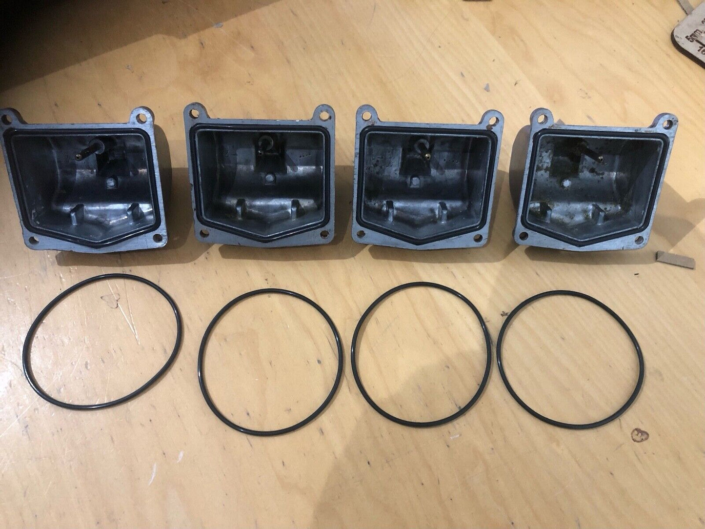 4 x CB400F FLOAT BOWL GASKETS - VITON E10 ETHANOL RESISTANT PLUS CARB GUIDE