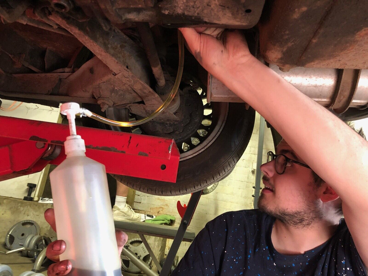 GEAR BOX LUBE OIL PUMP - COMPLETE WITH 1 LITRE BOTTLE VW BEETLE. FIAT 126P